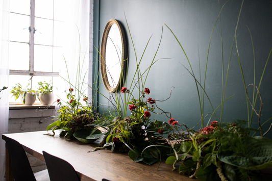 The Cottagecore Comeback: Why Foraged Flowers Feel So Right Now